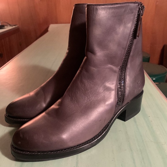 NEW Womens Frye Demi Charcoal Zip Block Heel Booties Size 8.5 B - Picture 1 of 11